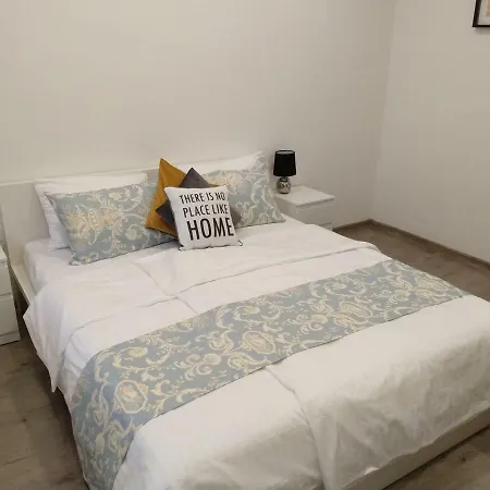 Center Ii Apartment *