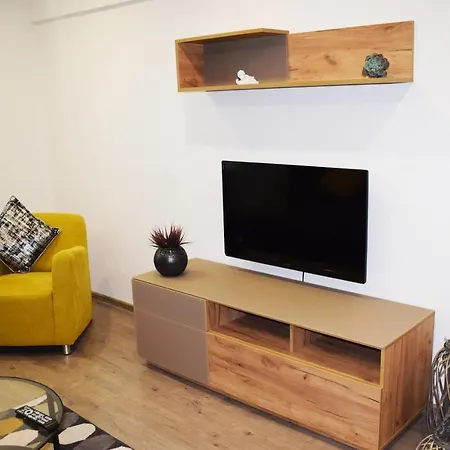 Center Ii Apartment *